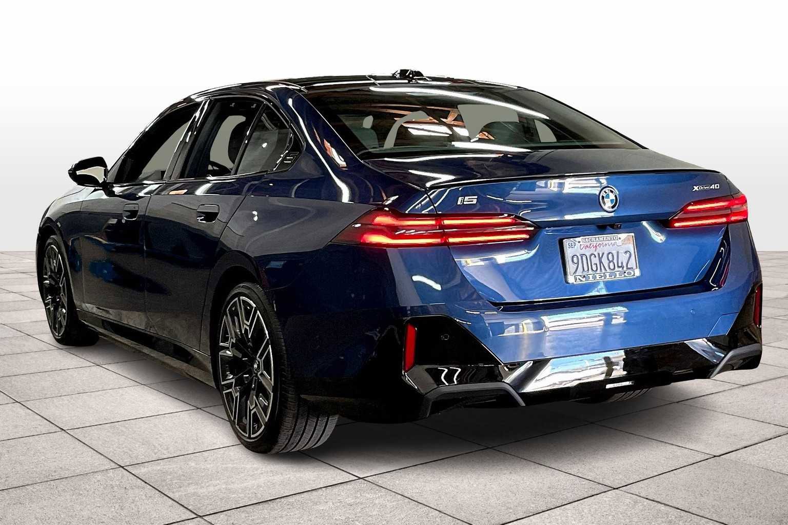 Used 2025 BMW i5 xDrive40 w/ Executive Package image 15