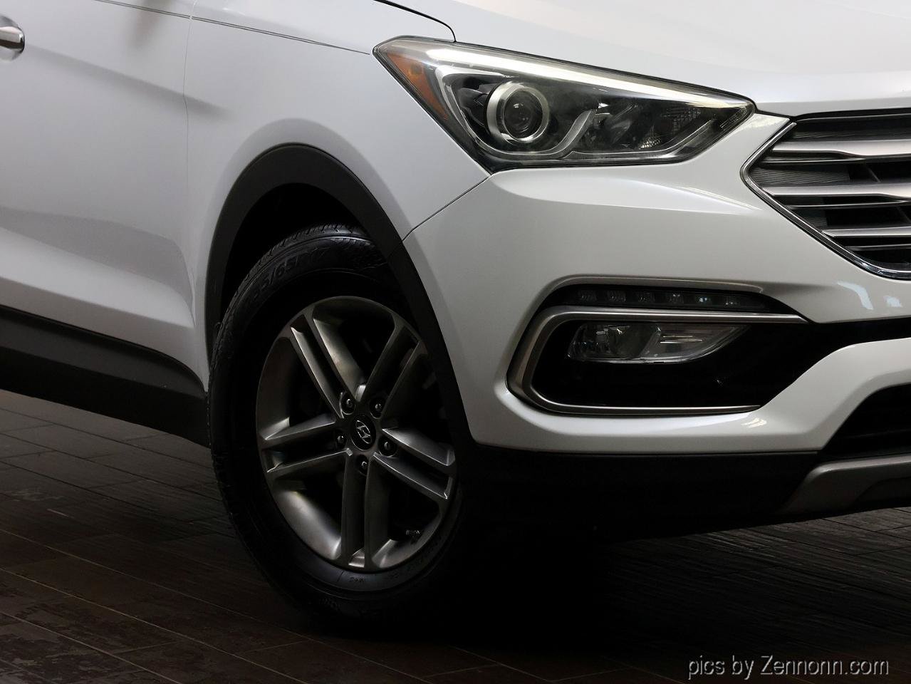 Used 2017 Hyundai Santa Fe Sport FWD image 3