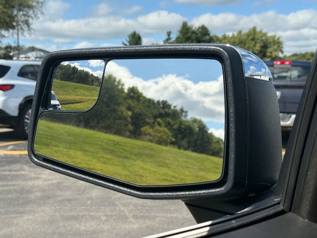 Used 2024 Chevrolet Silverado 1500 LT image 28