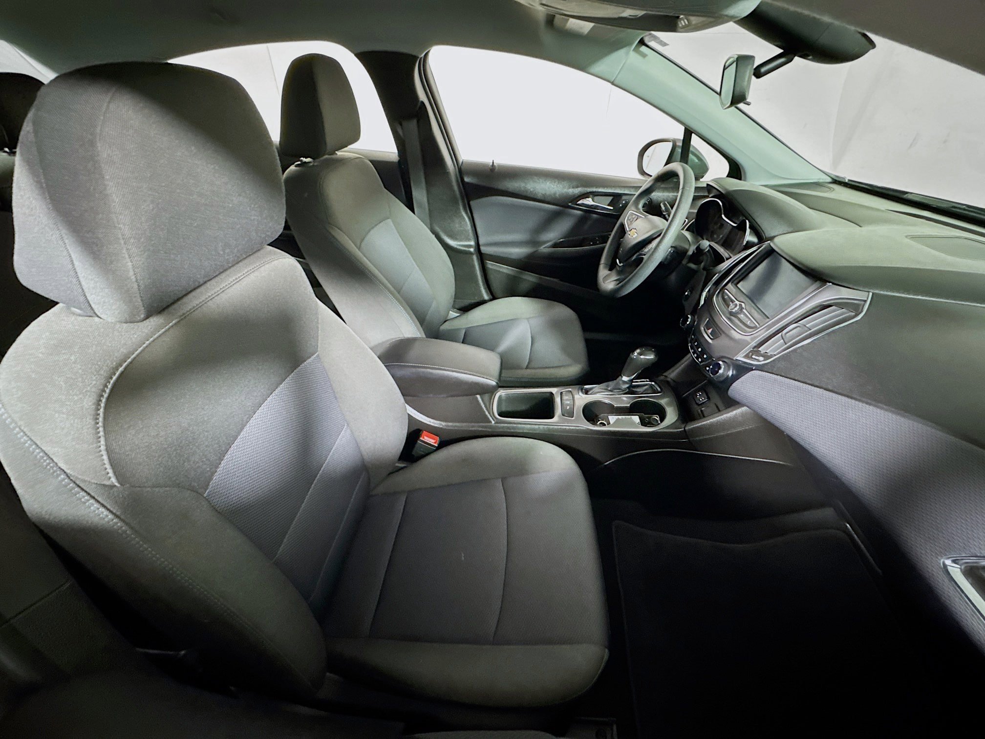 Used 2019 Chevrolet Cruze LT w/ Convenience Package FWD image 27