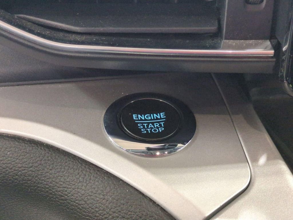 Used 2023 Ford Explorer XLT w/ Equipment Group 202A image 21