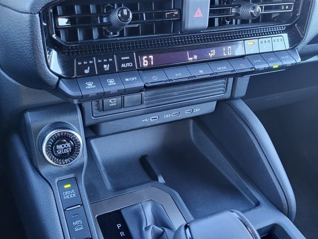 Used 2025 Toyota Land Cruiser image 18