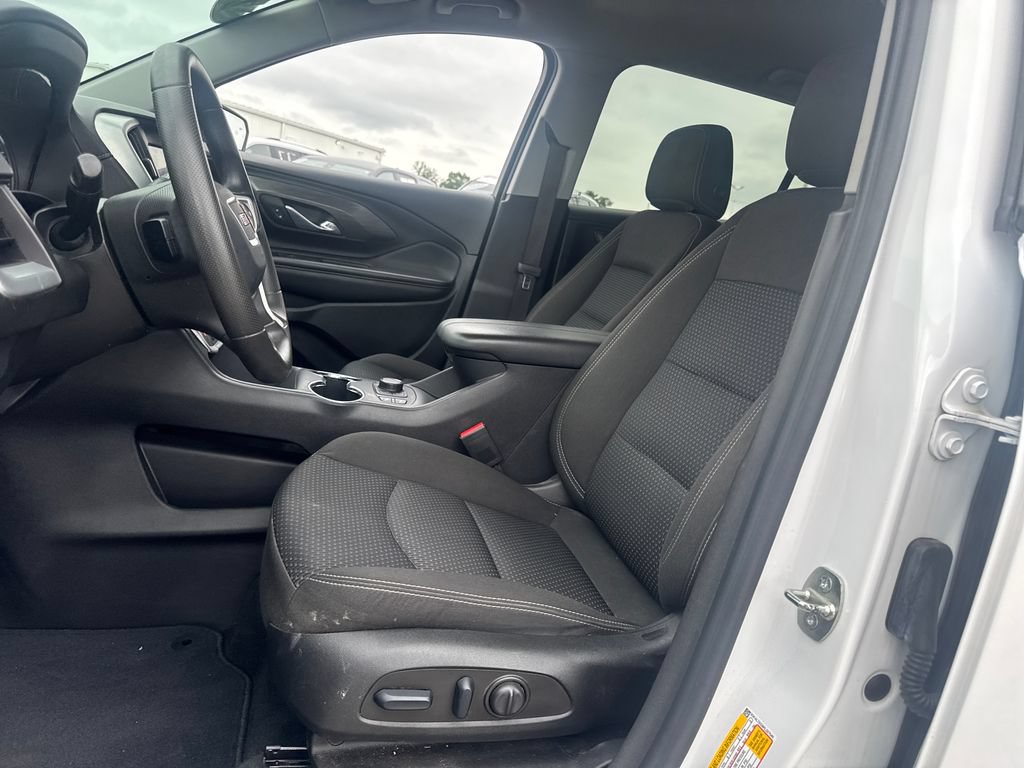 Used 2023 GMC Terrain SLE w/ Driver Convenience Package AWD/4WD image 16