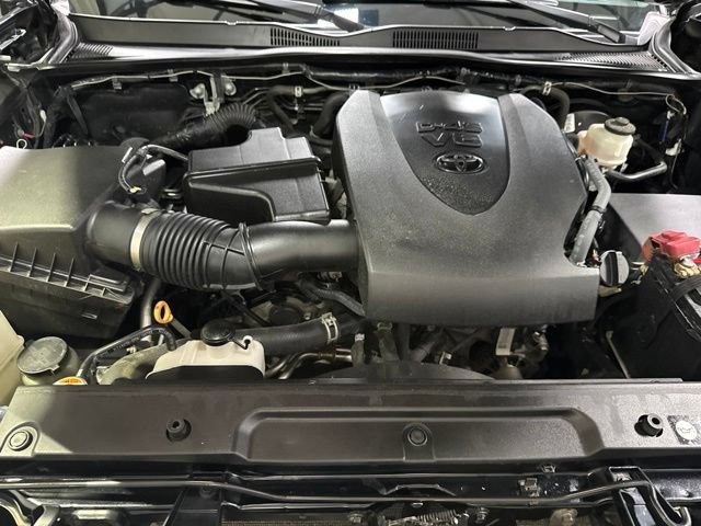 Used 2019 Toyota Tacoma TRD Sport AWD/4WD image 6