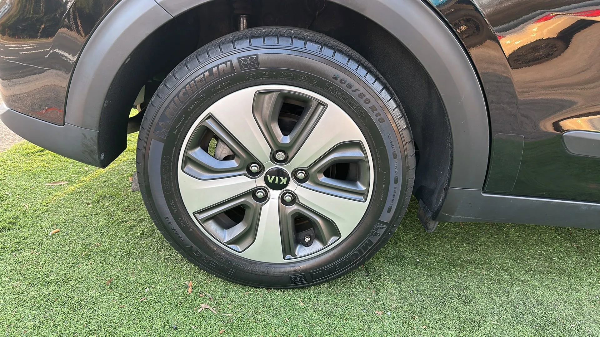 Used 2019 Kia Niro LX image 44