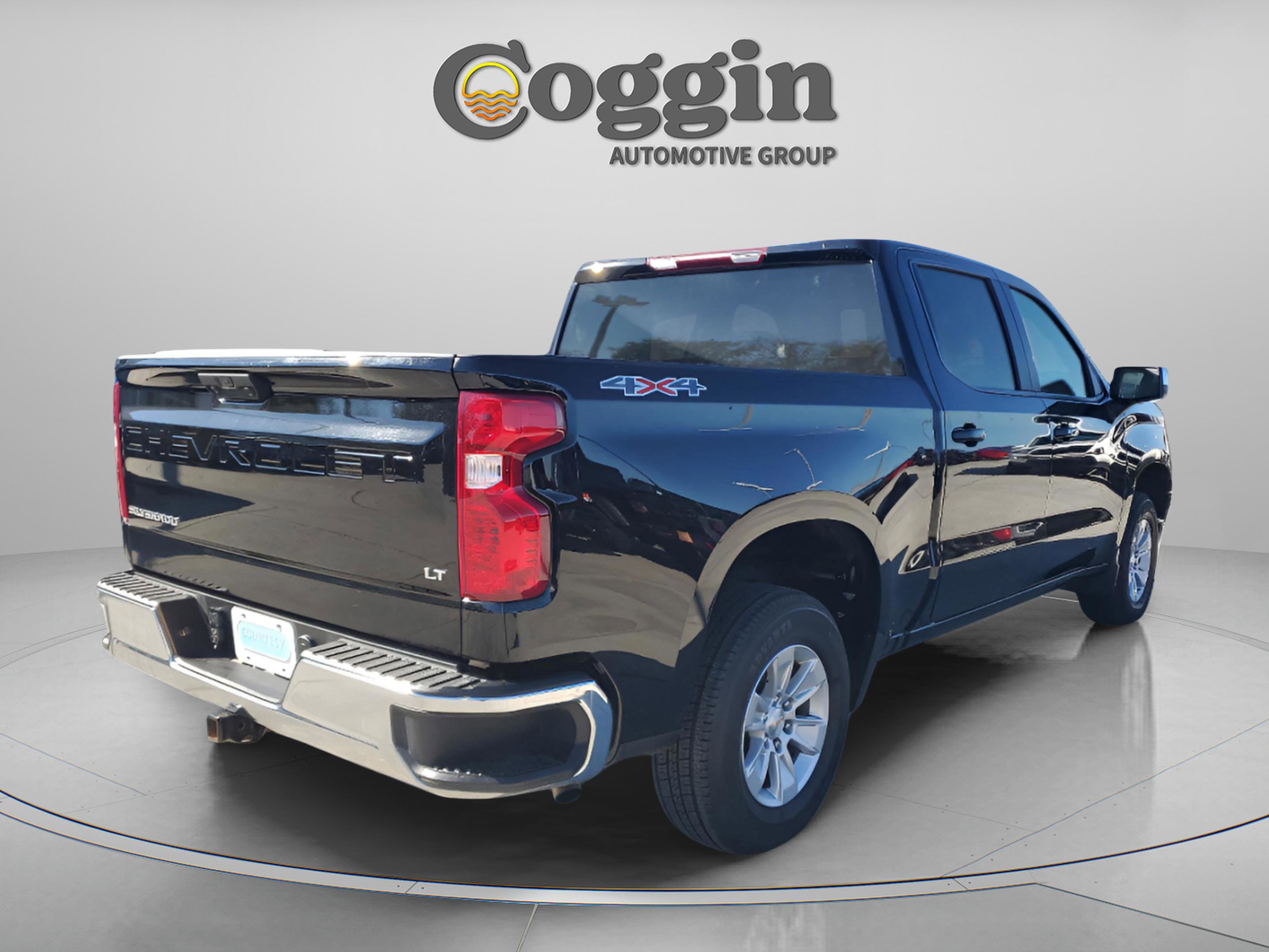 Used 2025 Chevrolet Silverado 1500 LT AWD/4WD image 3
