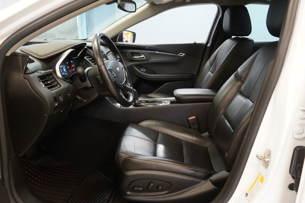Used 2019 Chevrolet Impala LT w/ LT Leather Package FWD image 5