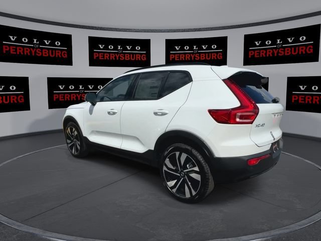 Used 2025 Volvo XC40 B5 Plus w/ Protection Package Premier AWD/4WD image 6