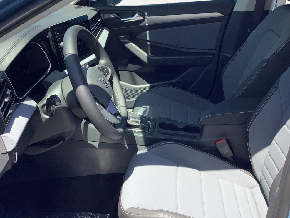 New 2025 Volkswagen Jetta SE image 22