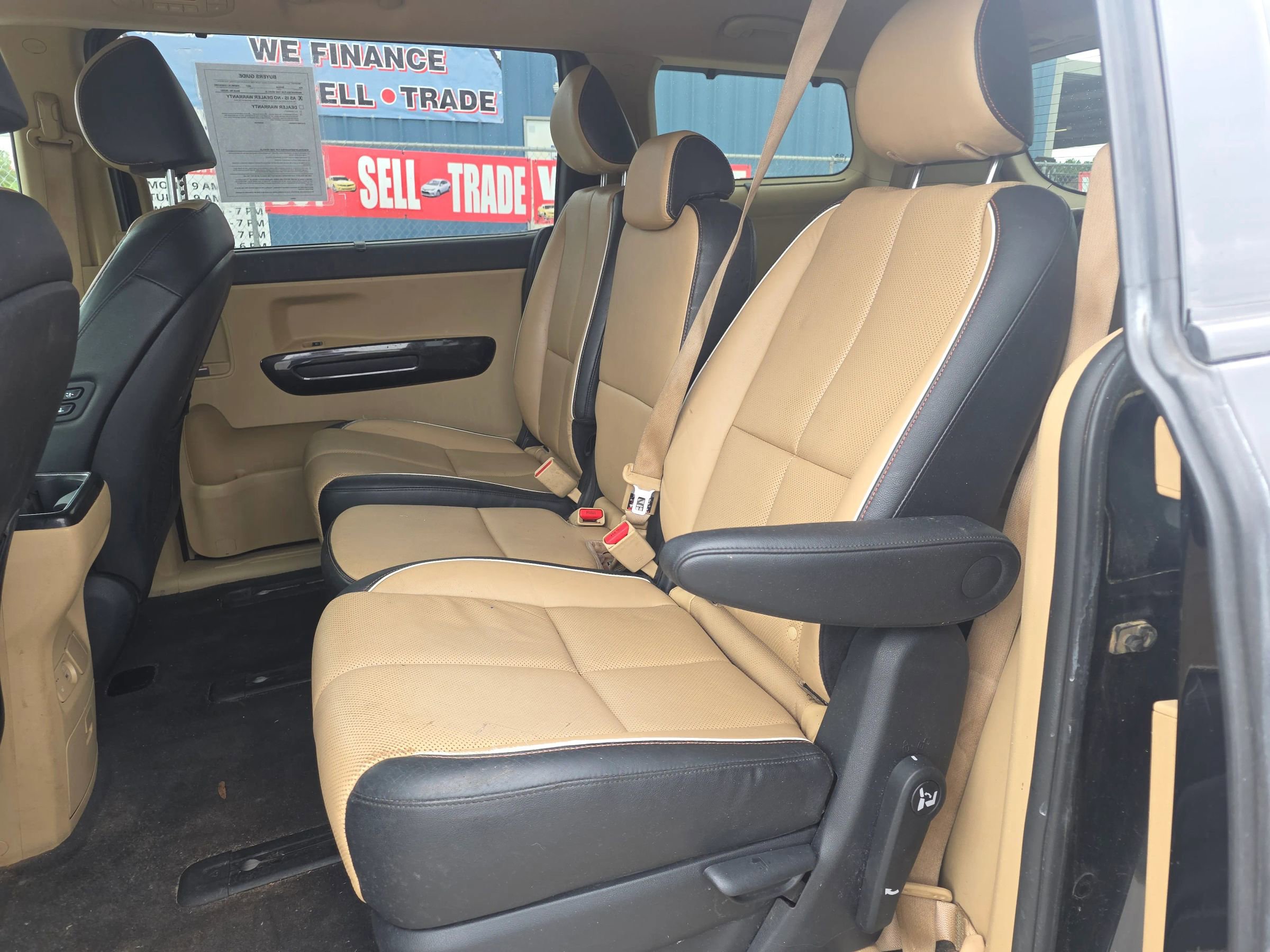 Used 2017 Kia Sedona EX image 22