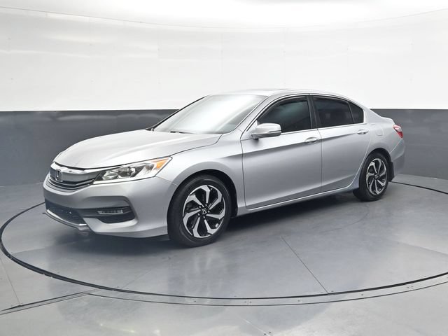 Used 2017 Honda Accord EX image 9