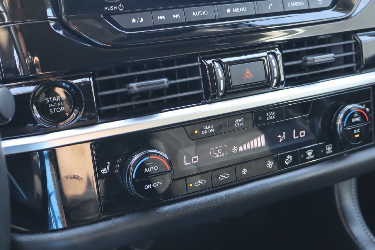 Used 2025 Nissan Pathfinder SV FWD image 25