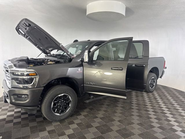 New 2025 RAM 2500 Laramie AWD/4WD image 12