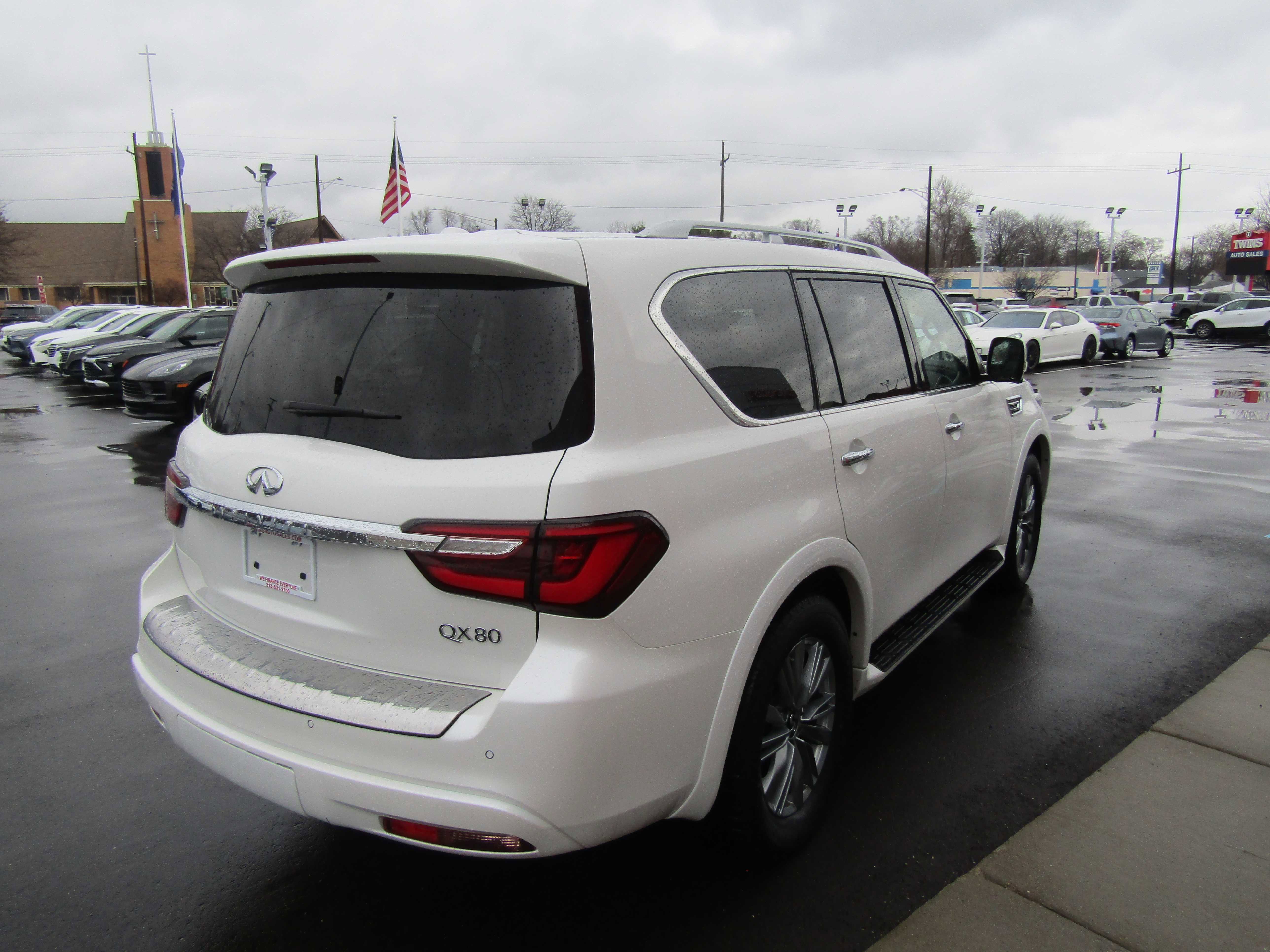 Used 2024 INFINITI QX80 Luxe image 5