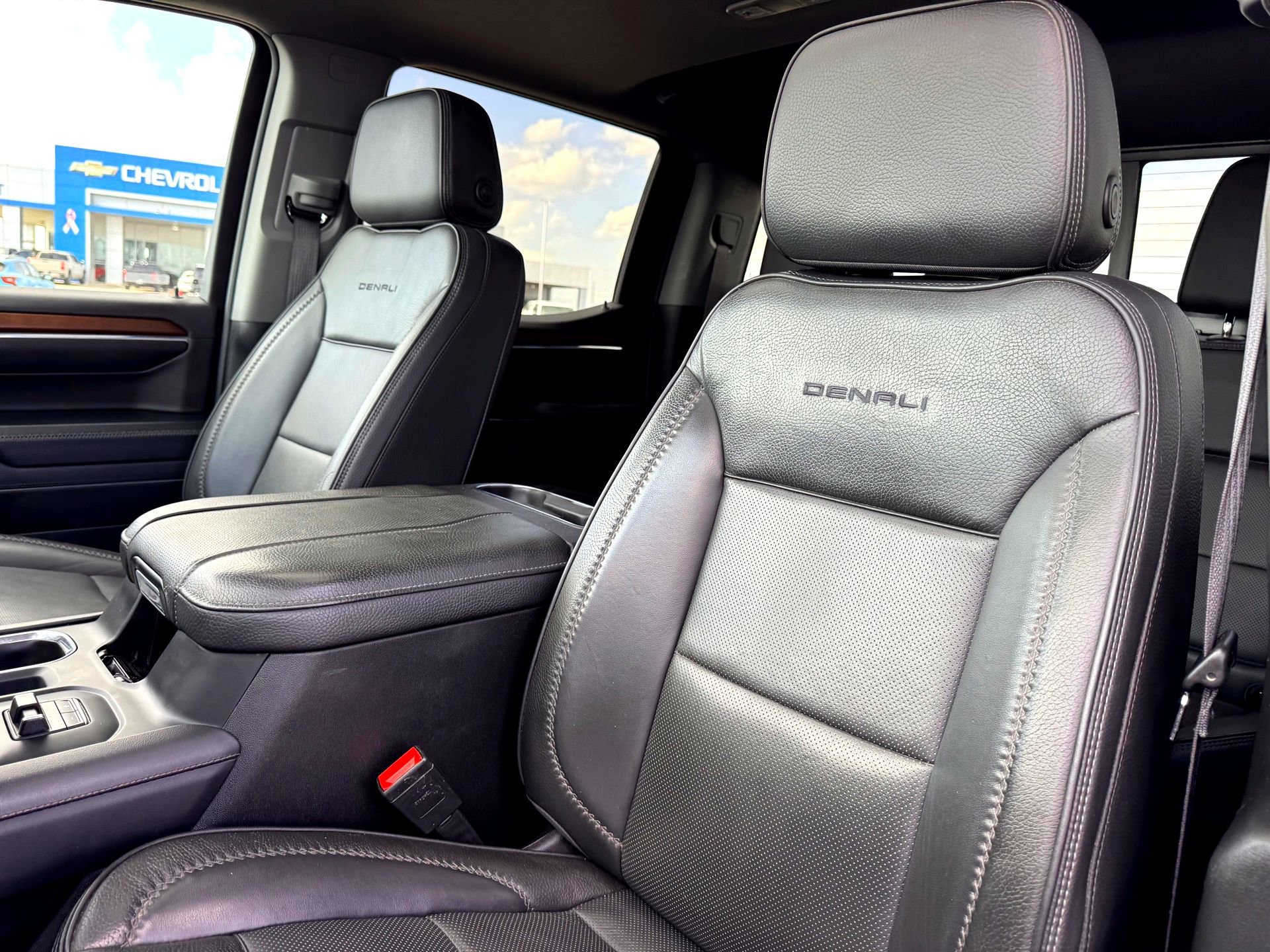 Used 2024 GMC Sierra 1500 Denali w/ Denali Reserve Package AWD/4WD image 14