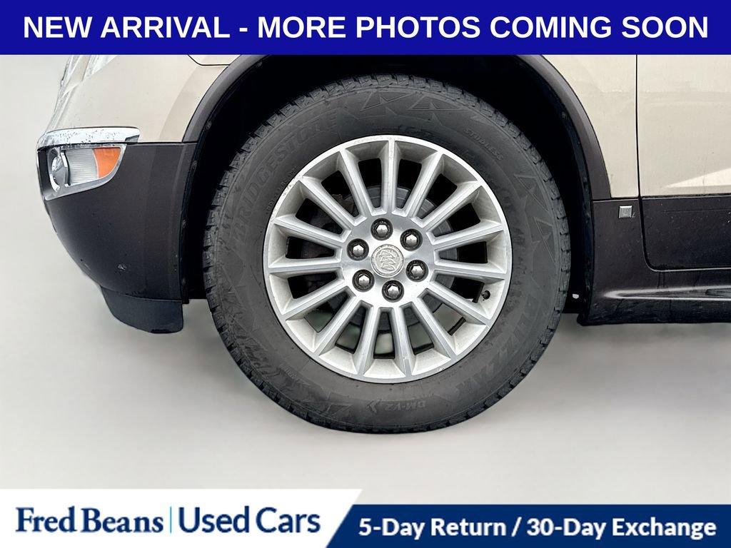Used 2010 Buick Enclave CXL image 12