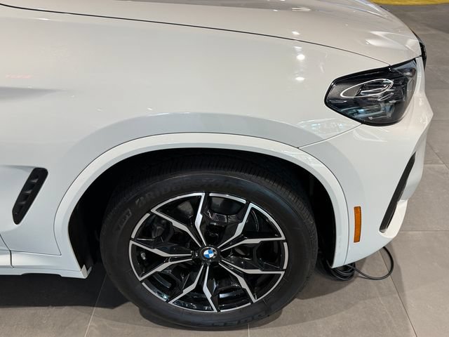 Used 2024 BMW X4 xDrive30i w/ M Sport Package AWD/4WD image 8