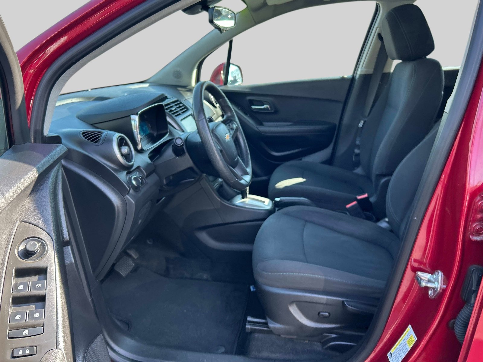Used 2015 Chevrolet Trax LS w/ LPO, Protection Package FWD image 10