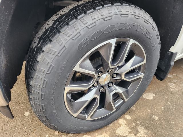 Used 2024 Chevrolet Silverado 1500 LT AWD/4WD image 10