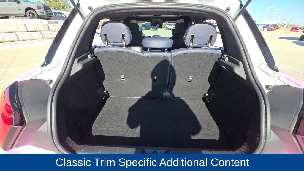 Used 2025 MINI Cooper 4-Door Hardtop image 17
