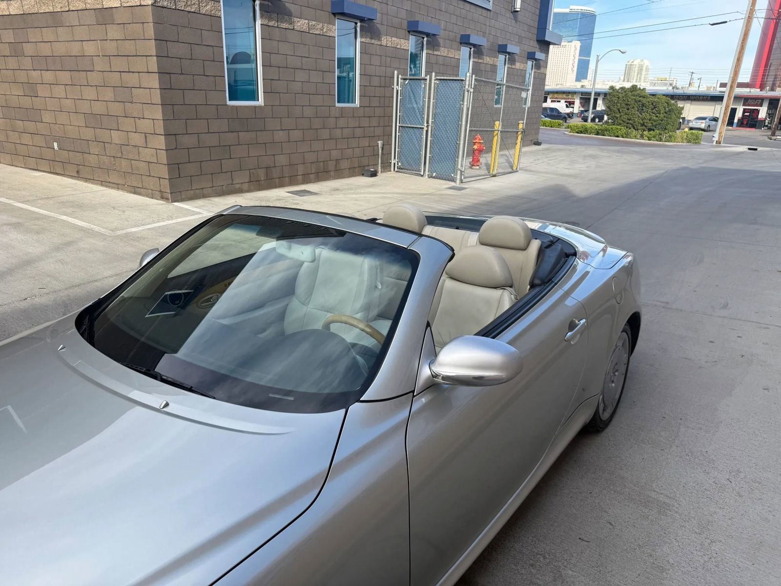 Used 2003 Lexus SC 430 Convertible image 16