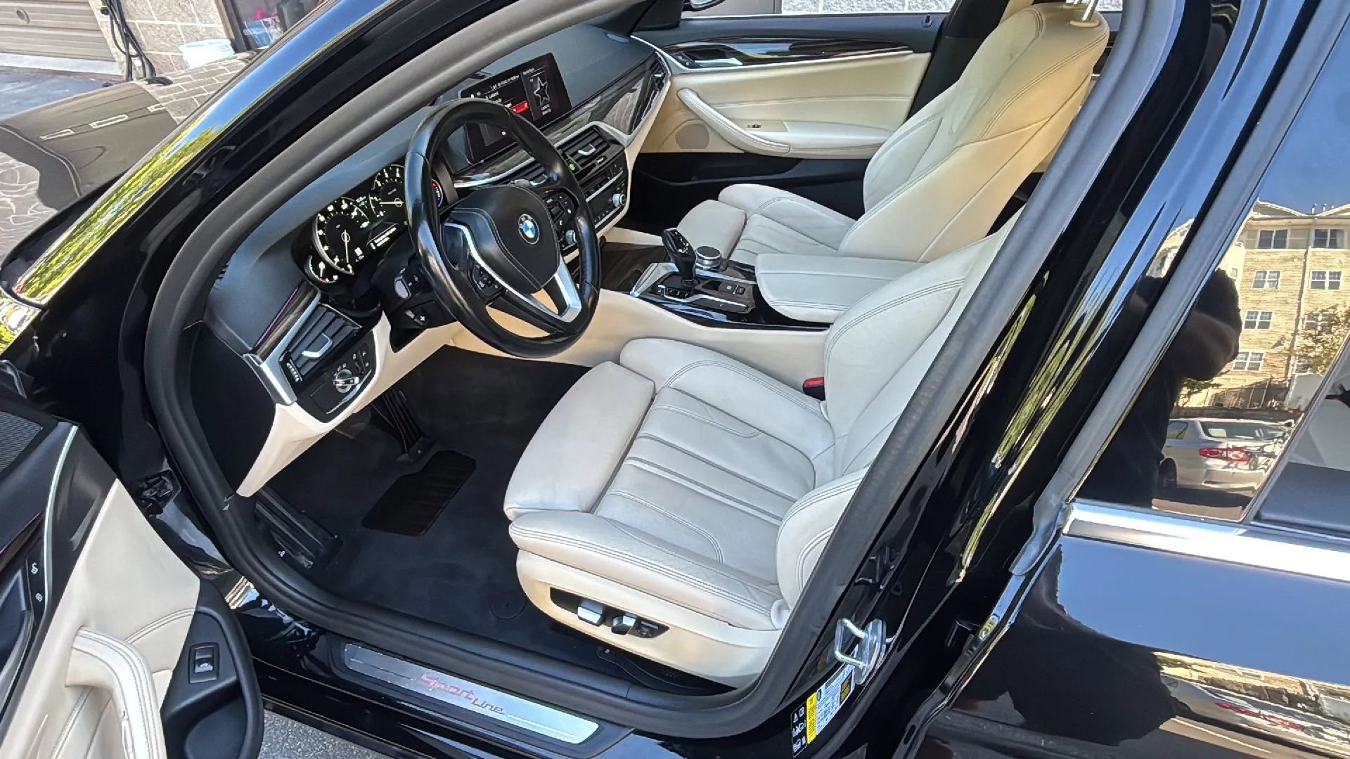 Used 2019 BMW 530i xDrive w/ Convenience Package image 17