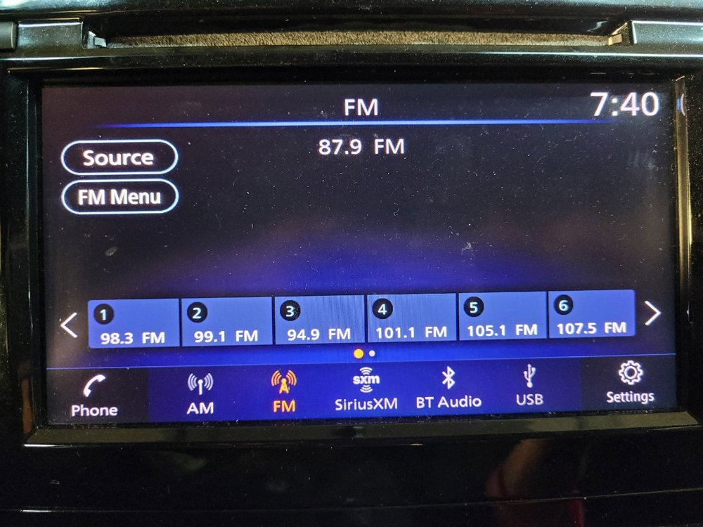 Used 2018 Nissan Rogue SV image 25