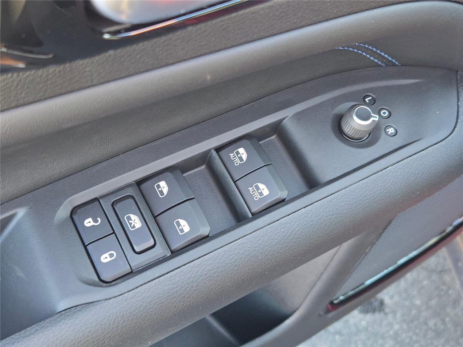 New 2026 Jeep Compass Latitude image 23