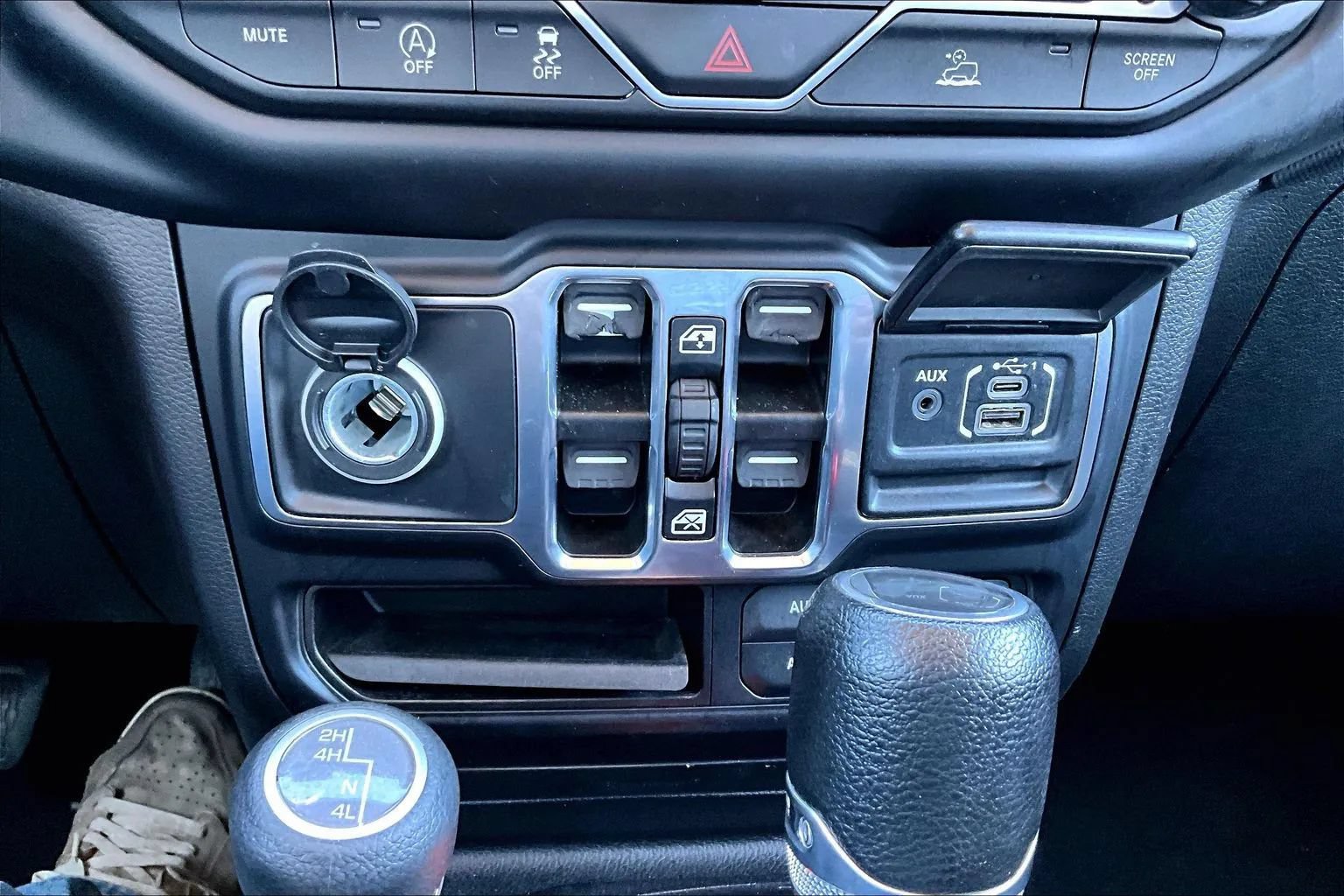 Used 2023 Jeep Wrangler Unlimited Sport AWD/4WD image 16