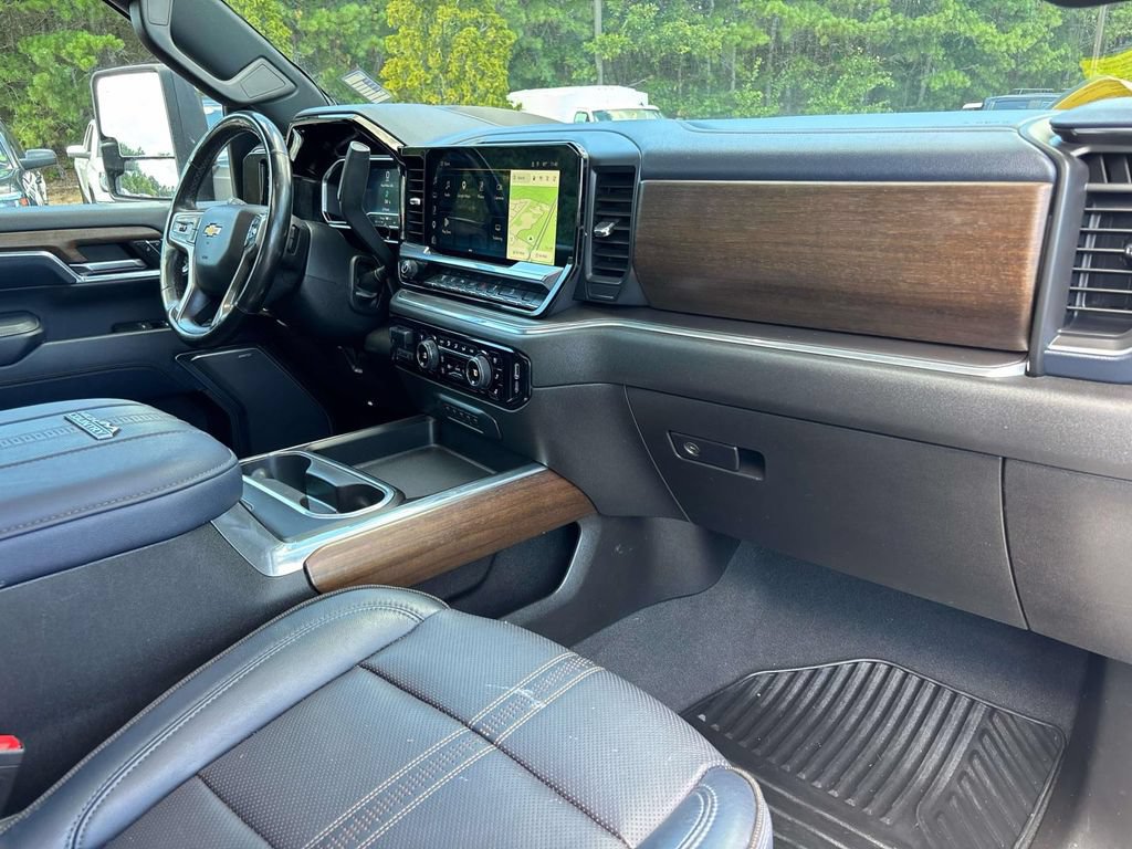 Used 2024 Chevrolet Silverado 3500 High Country w/ Technology Package AWD/4WD image 19