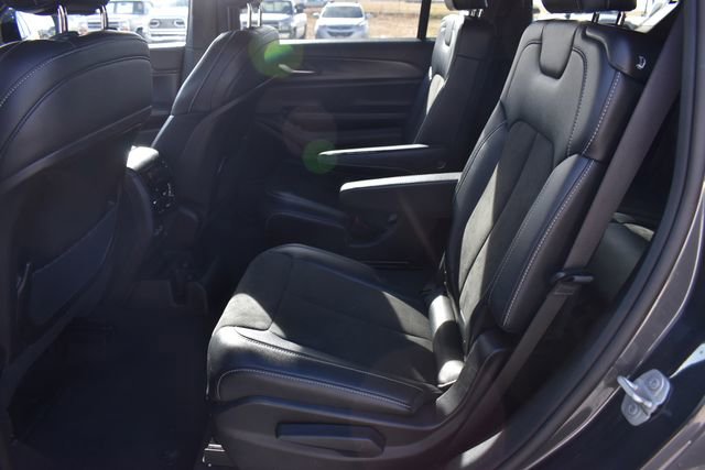 Used 2023 Jeep Grand Cherokee L Laredo image 20