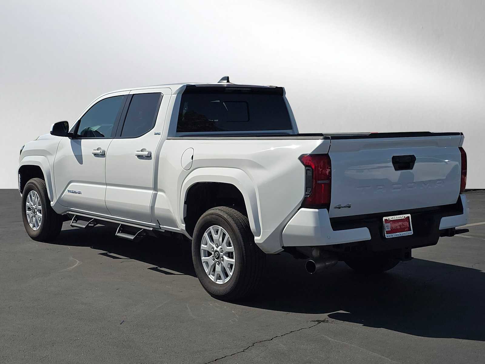 Certified 2025 Toyota Tacoma SR5 w/ SR5 Upgrade Package AWD/4WD image 5