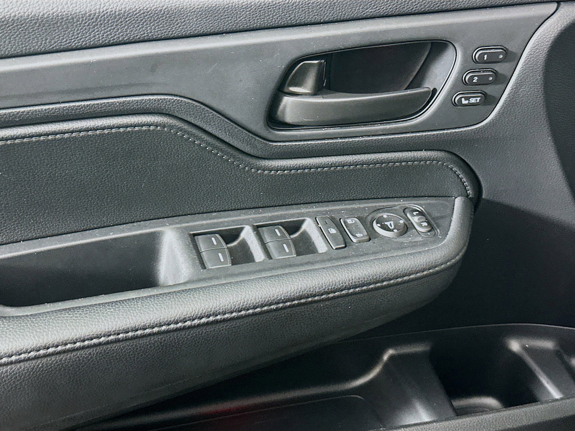 Used 2025 Honda Odyssey Sport-L image 15