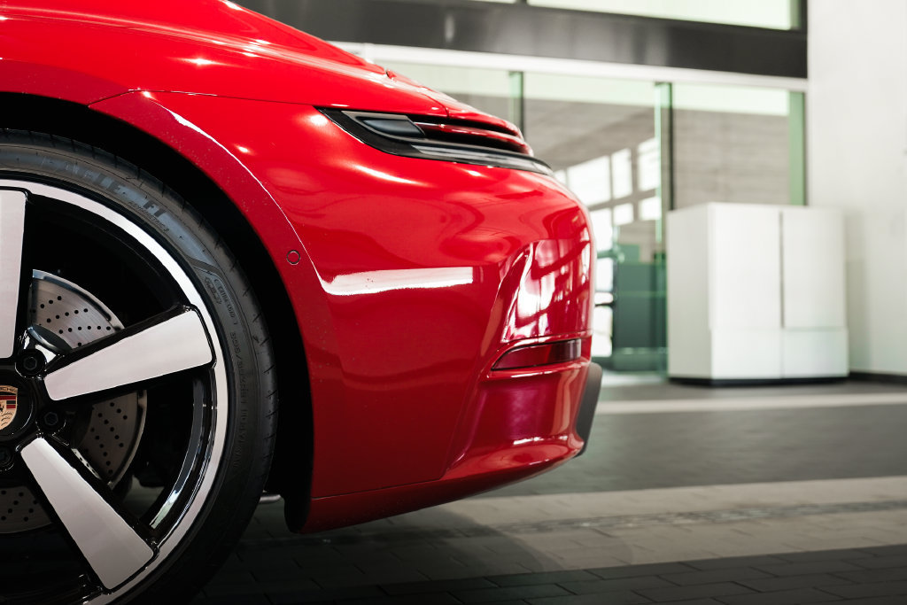 Used 2025 Porsche 911 Carrera RWD image 23