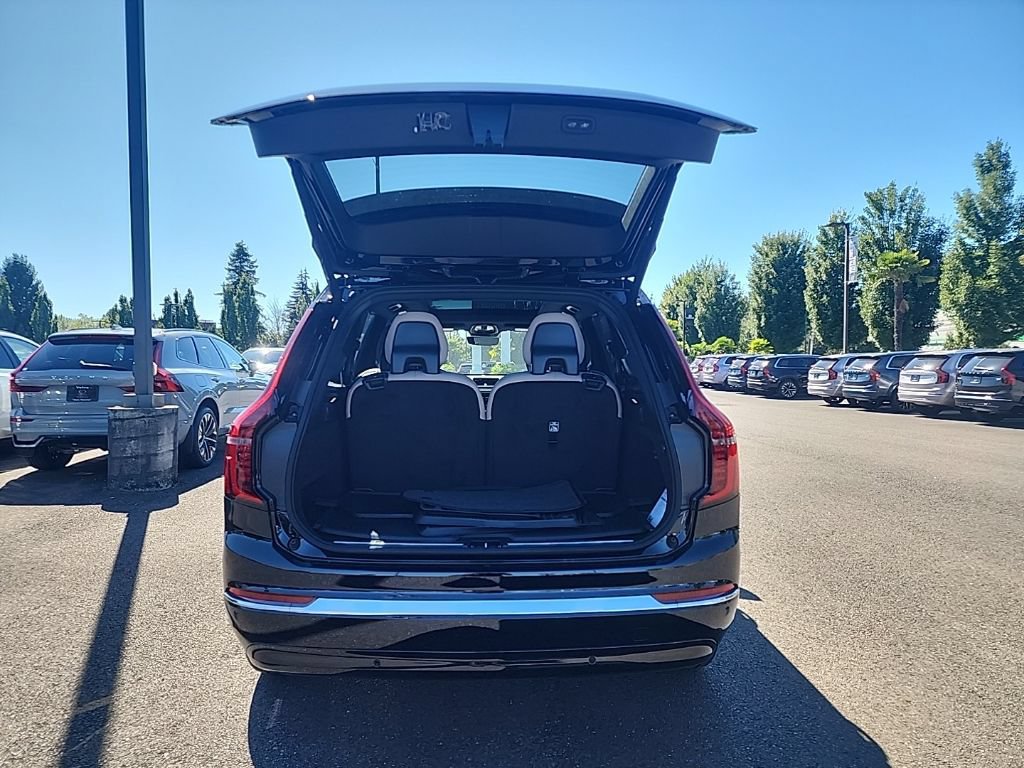 New 2026 Volvo XC90 T8 Ultra w/ Protection Package AWD/4WD image 16