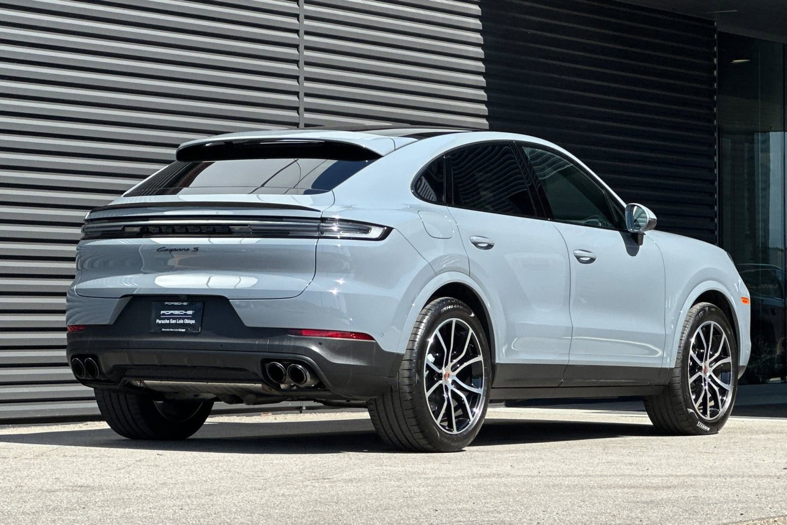 Used 2025 Porsche Cayenne S image 8