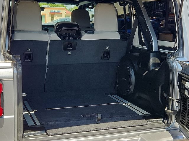 Used 2021 Jeep Wrangler Unlimited Sahara AWD/4WD image 9