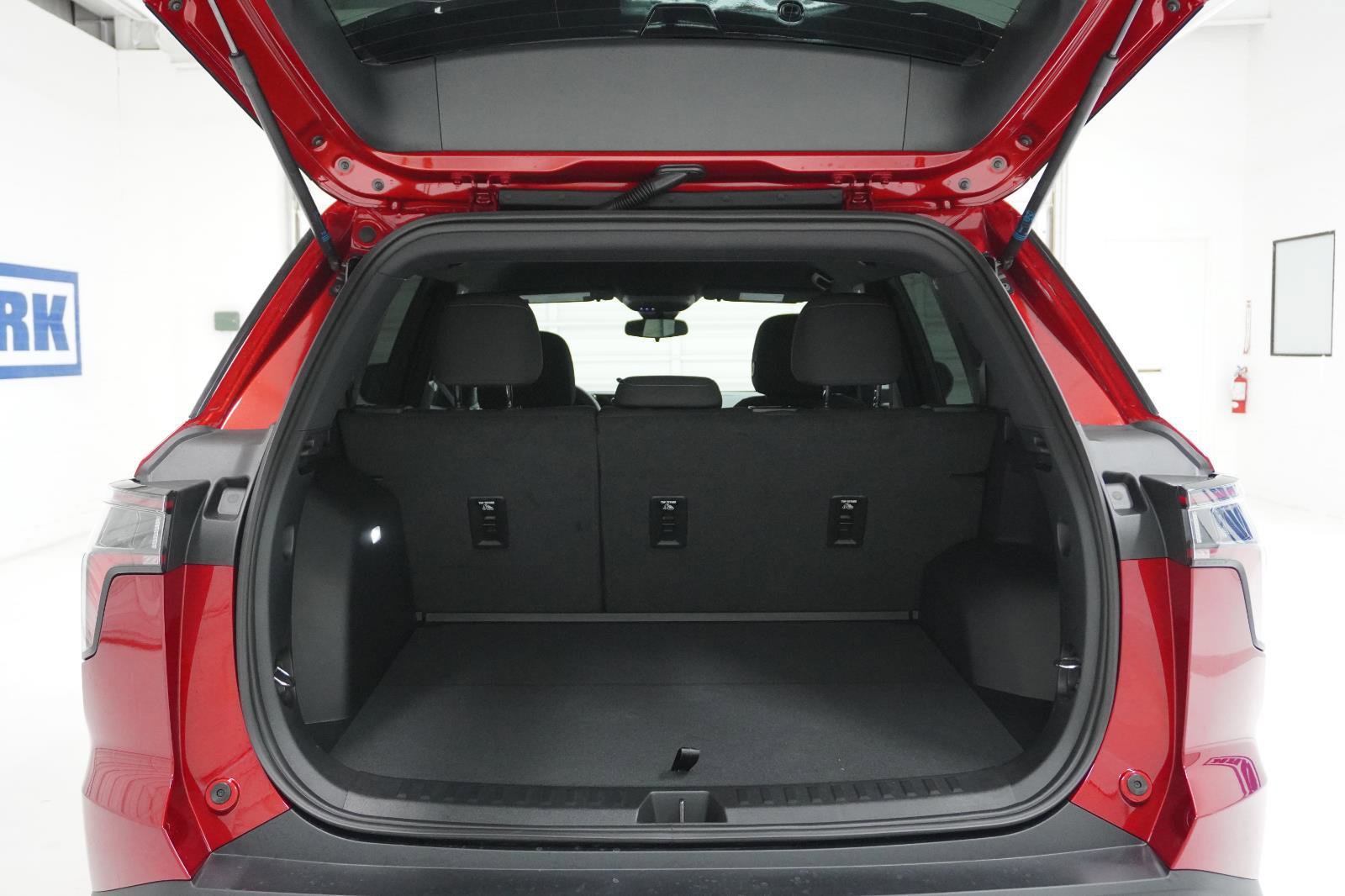 New 2026 Chevrolet Equinox LT image 7