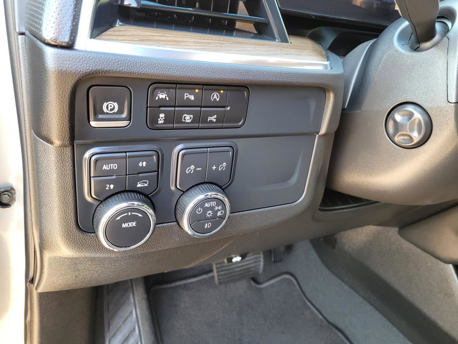 Used 2025 Chevrolet Tahoe High Country AWD/4WD image 26