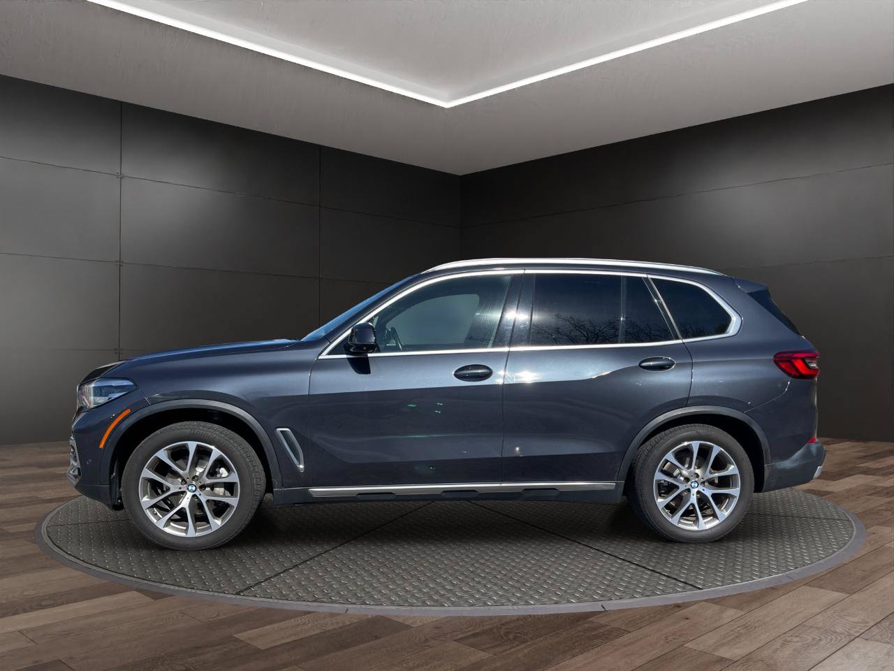 Used 2020 BMW X5 xDrive40i w/ Convenience Package AWD/4WD image 5