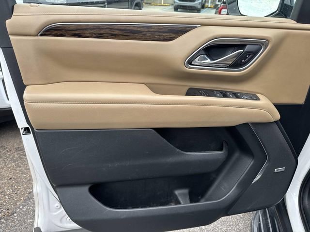 Used 2021 Chevrolet Suburban Premier w/ Premium Package image 25