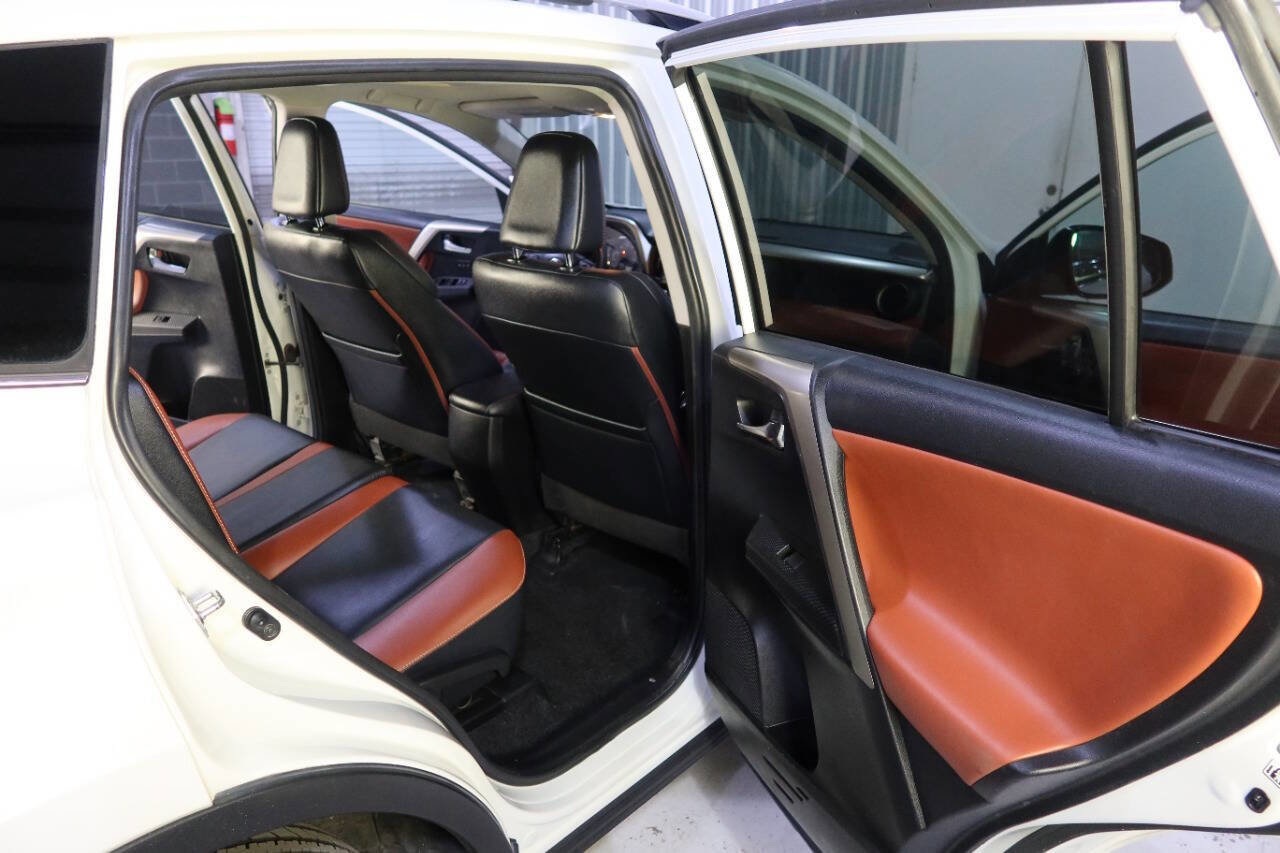 Used 2014 Toyota RAV4 Limited image 14