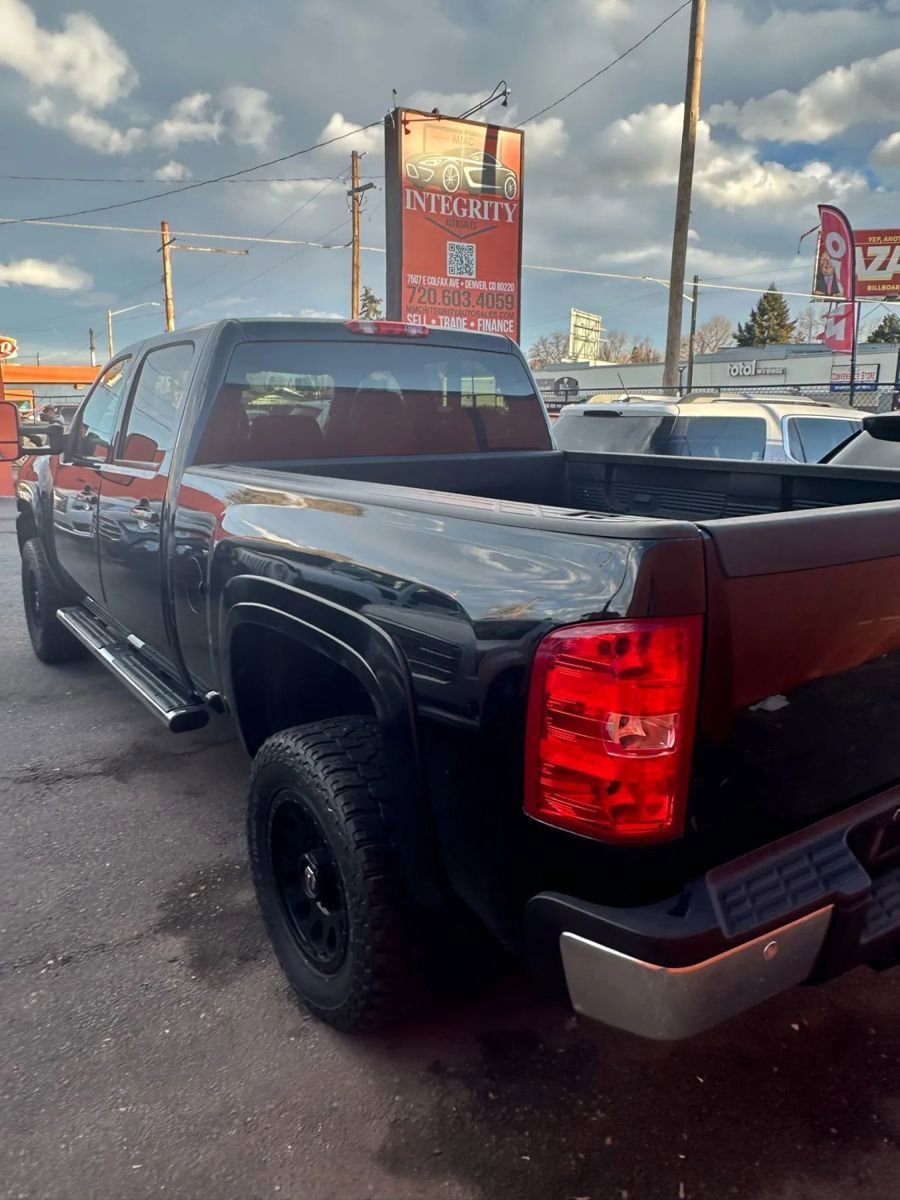 Used 2013 Chevrolet Silverado 2500 LTZ w/ LTZ Plus Package image 4