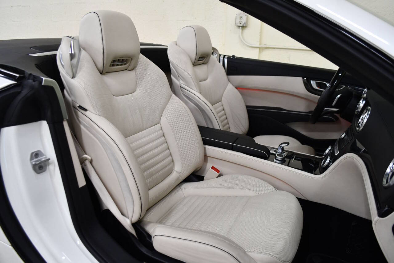 Used 2017 Mercedes-Benz SL 550 SL 550 2dr Convertible image 10