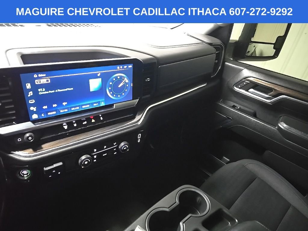 Used 2024 Chevrolet Silverado 3500 LT AWD/4WD image 25