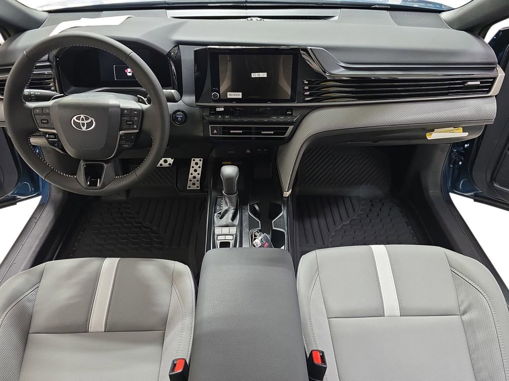 Used 2025 Toyota Camry SE image 10
