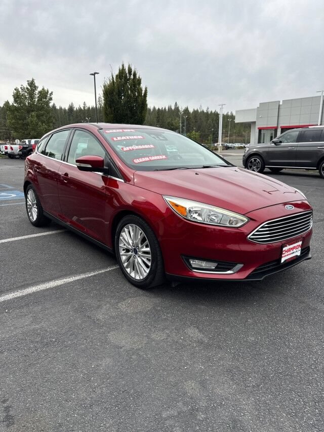 Used 2015 Ford Focus Titanium w/ Titanium Technology Package FWD image 3