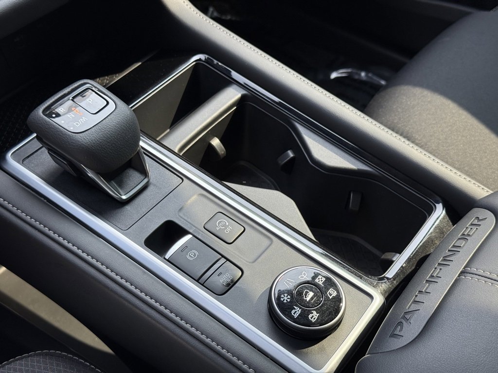 Certified 2025 Nissan Pathfinder SV image 14