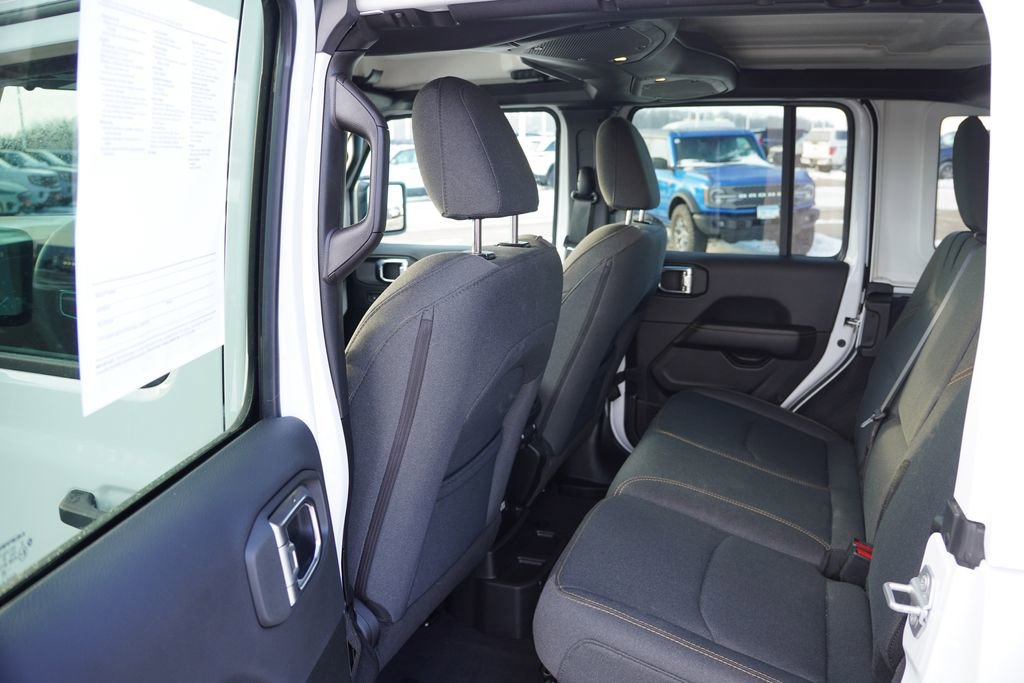 Certified 2025 Jeep Wrangler Unlimited Sahara w/ Safety Group image 16