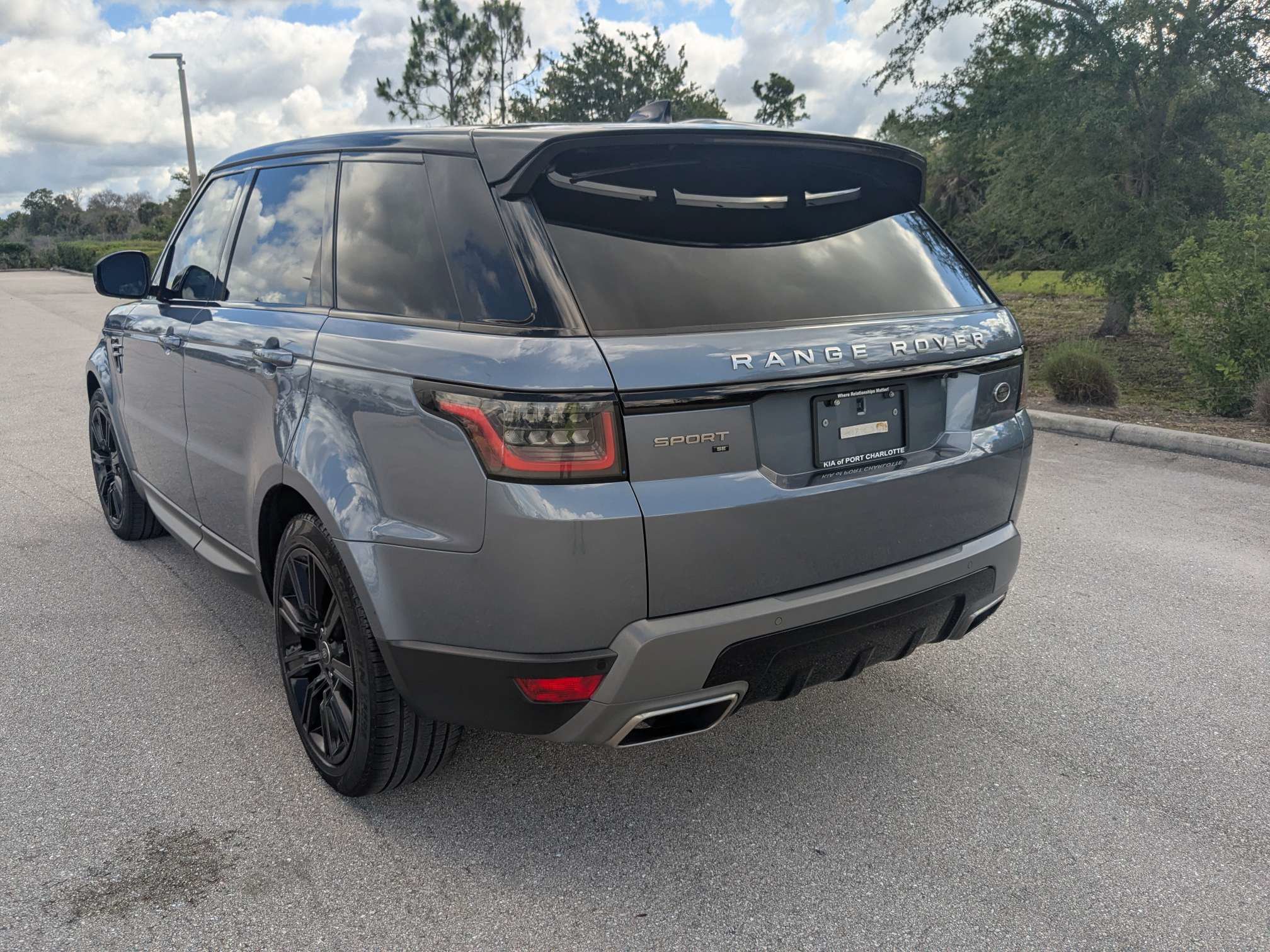 Used 2022 Land Rover Range Rover Sport SE AWD/4WD image 7